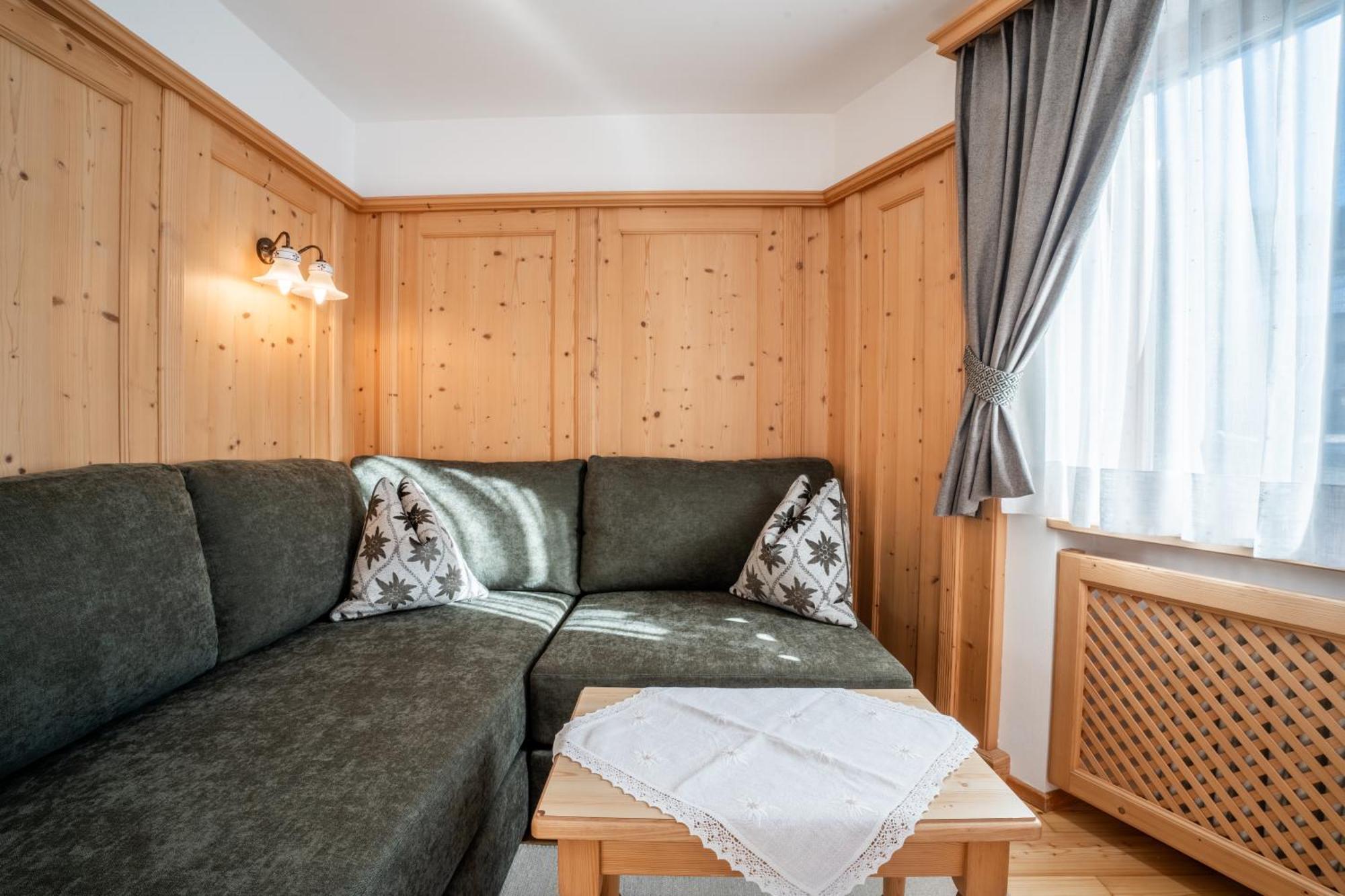 Residence Cesa Ladina Ortisei Luaran gambar